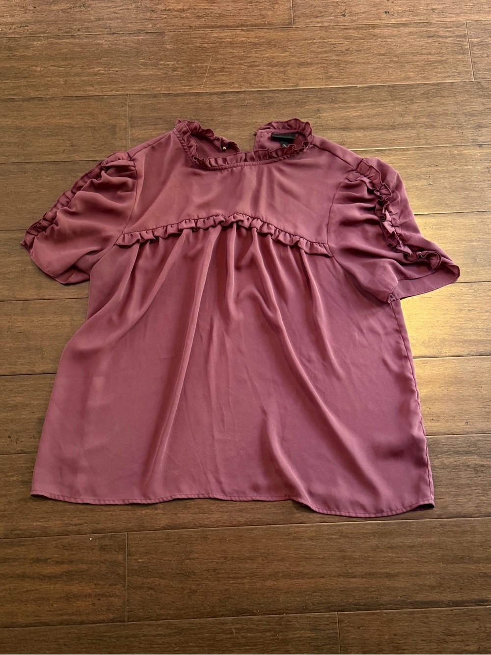 Who What Wear Mauve Ruffle Short Sleeve Blouse